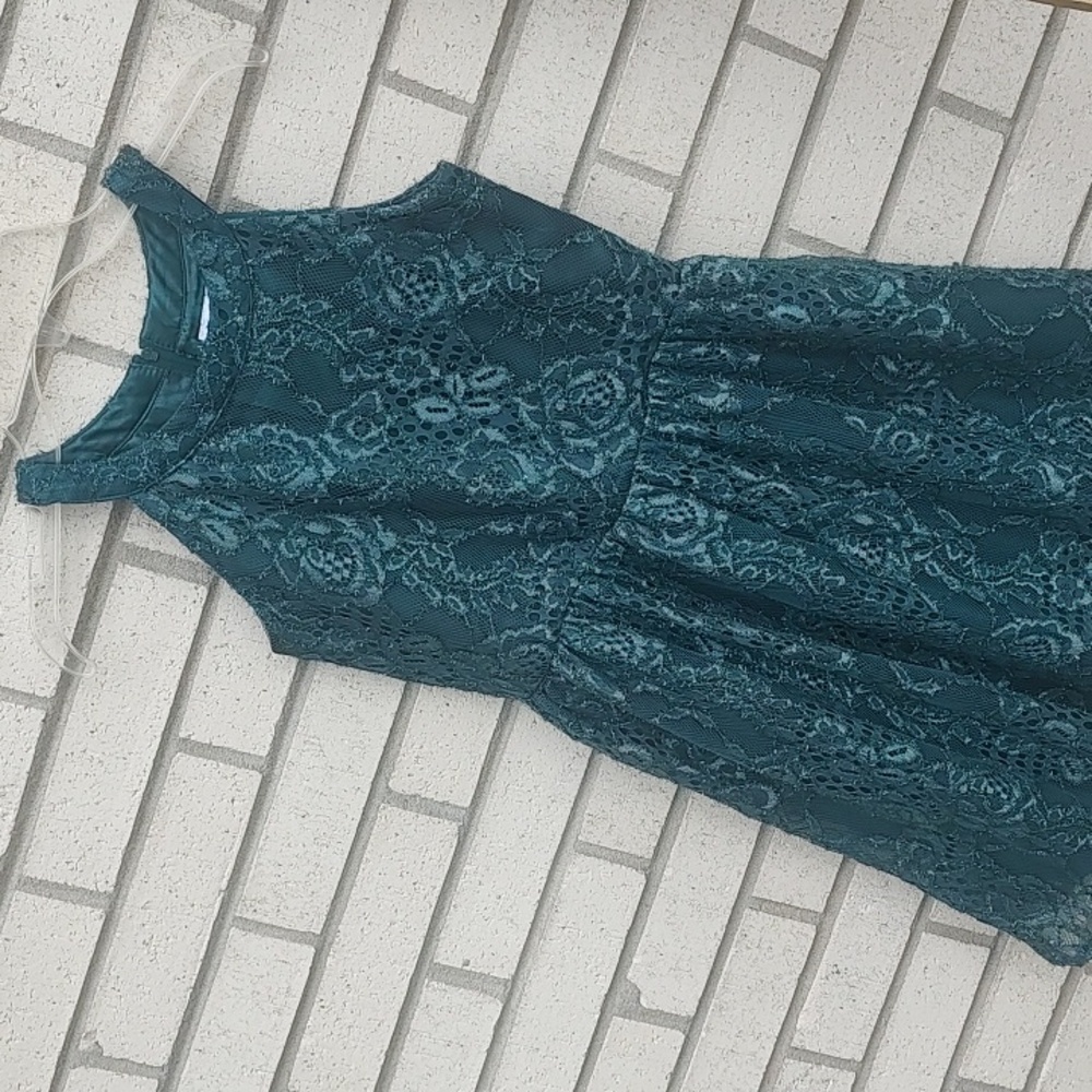Green Dress - Picture 5 of 11